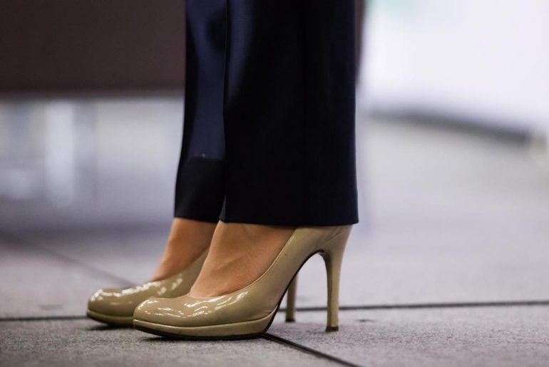 Muncul Gerakan Menolak High Heels oleh Wanita Jepang. Mengapa?