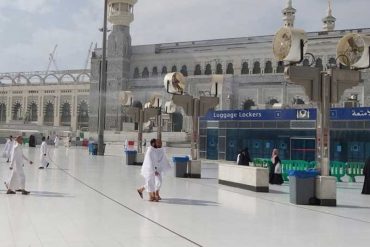 Jangan Sampai Kehilangan Sandal di Tanah Suci. Ini Bahayanya