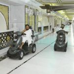 Skuter Matik Bagi Jamaah yang Tidak Mampu Berjalan untuk Thawaf atau Sa’i. Ini Tarifnya