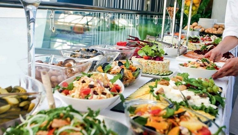 Ini ‘Brunch’ Ala Dubai yang Luar Biasa. Tertarik Mencoba?