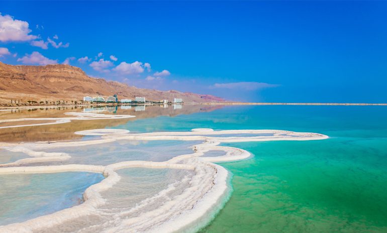Hati-Hati, Perhatikan Ini Saat Berenang di Laut Mati