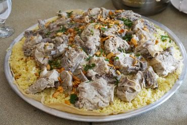Makanan Khas Yordania Ala Suku Bedouin