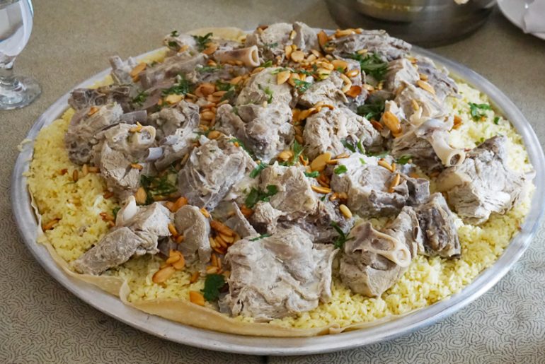 Makanan Khas Yordania Ala Suku Bedouin