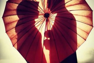 Suasana Menyenangkan Saat Rasulullah Bercanda dengan Istrinya