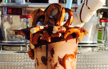 Kepanasan di Dubai, Obati dengan Milkshake Monster yang Unik Ini