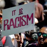 Jangan Rasis di Pesawat, Atau Akan Mendapat Perlakuan Seperti Dua Wanita Ini