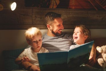 Yuk, Bacakan Cerita untuk Anak. Ini Beragam Manfaatnya