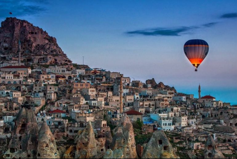 Pemandangan Menakjubkan dari Benteng Uchisar, Titik Tertinggi Cappadocia
