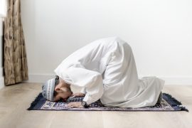 Sering Dilupakan, Ini Bacaan Penting saat Sholat Jumat - Umroh.com