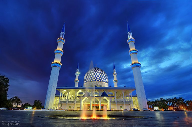 Wajib Dikunjungi, Ini 14 Masjid Bersejarah di Indonesia ...