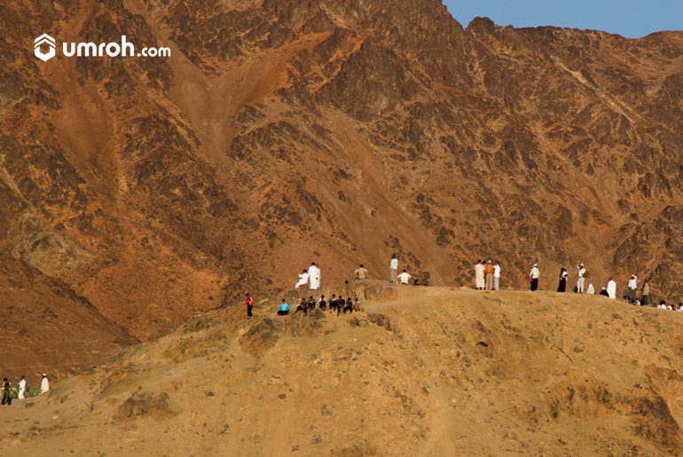 Ini Penampakan Keindahan Gunung Uhud yang Istimewa penampakan gunung uhud