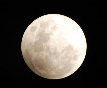 keutamaan sholat gerhana (source flickr)