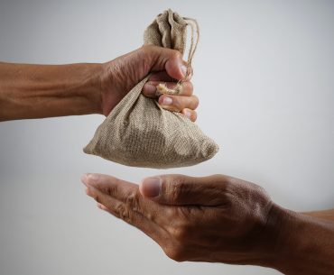 Ini Perbedaan Wakaf Infaq Sedekah Zakat macam-macam zakat