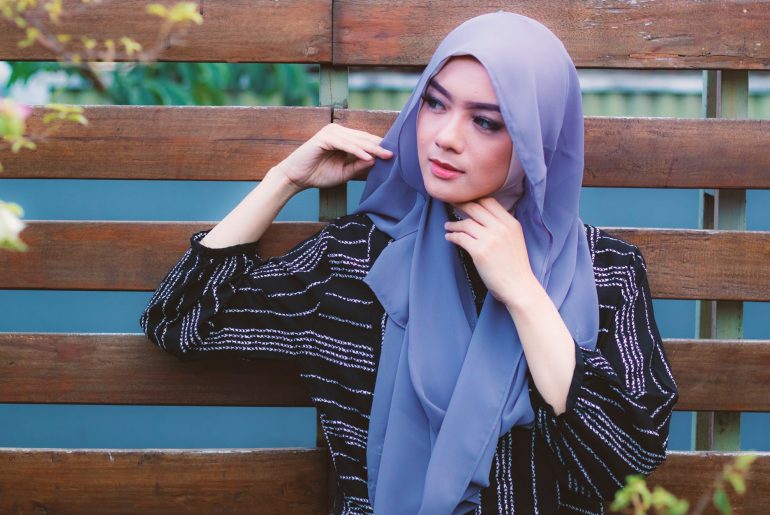 Wajib Tahu! Ini Bunyi Dalil untuk Berkerudung dalil berkerudung