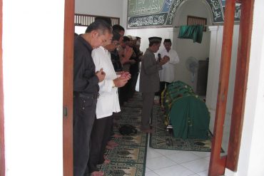 pengertian sholat jenazah (source flickr)
