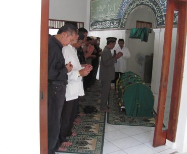 pengertian sholat jenazah (source flickr)