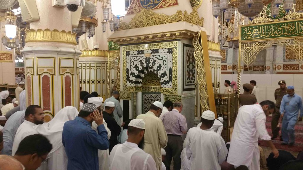 pengertian sholat jenazah (source shutterstock)