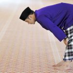 tata cara sholat gerhana (source shutterstock)