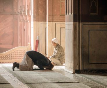 tata cata sholat tahiyatul Masjid