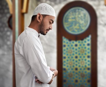 waktu sholat gerhana (source shutterstock)