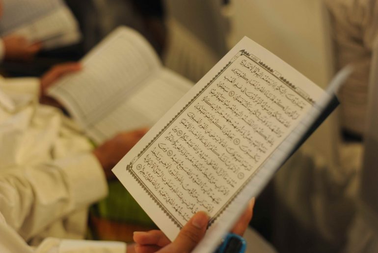 Pengertian Hadis Qudsi dan Contoh – Contohnya pengertian hadis qudsi