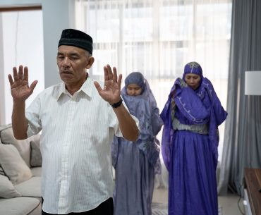 hukum sholat berjamaah di rumah