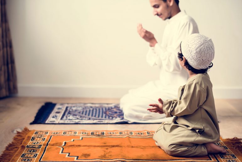 Inilah Adab Imam Sholat, Tidak Boleh Sembarangan keutamaan doa qunut