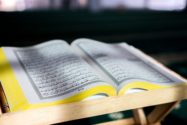 Disunnahkan untuk Sujud Tilawah, Inilah Ciri Ayat Sajdah ciri ayat sajdah