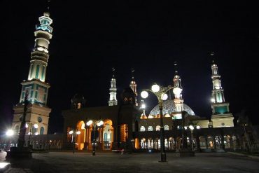 masjid terbesar di Indonesia