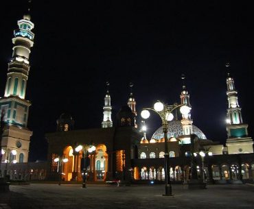 masjid terbesar di Indonesia