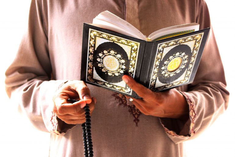 Terungkap, Ini Pengertian Ayat Sajdah dan Bacaannya! pengertian ayat sajdah