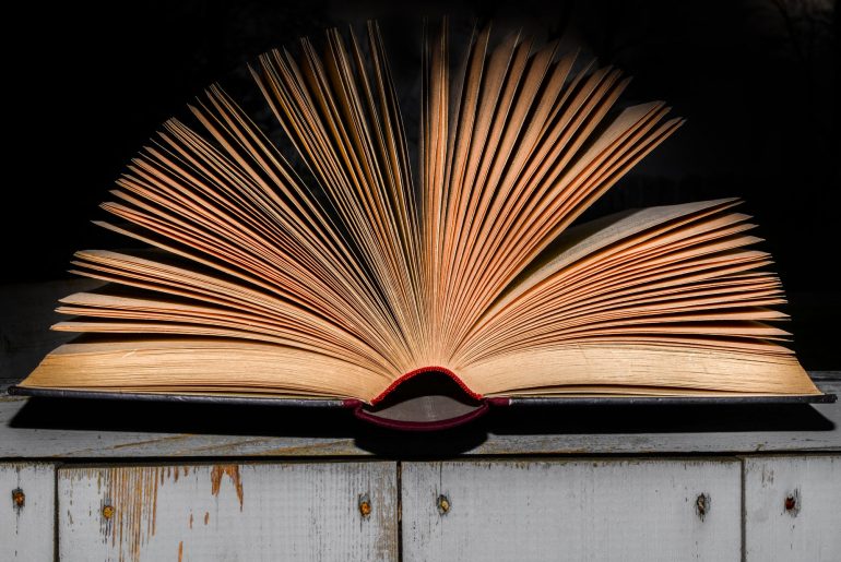 Perbedaan Al - Quran dengan Hadist Qudsi