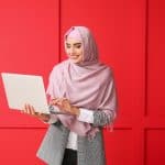 perbedaan ujub dan riya