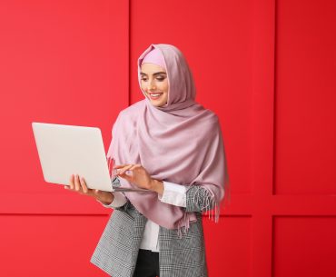 perbedaan ujub dan riya