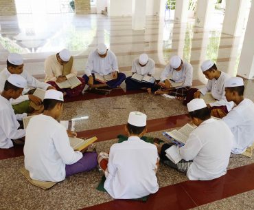 Penting! Ini Pengertian Tadarus Beserta Dalilnya Pengertian Tadarus