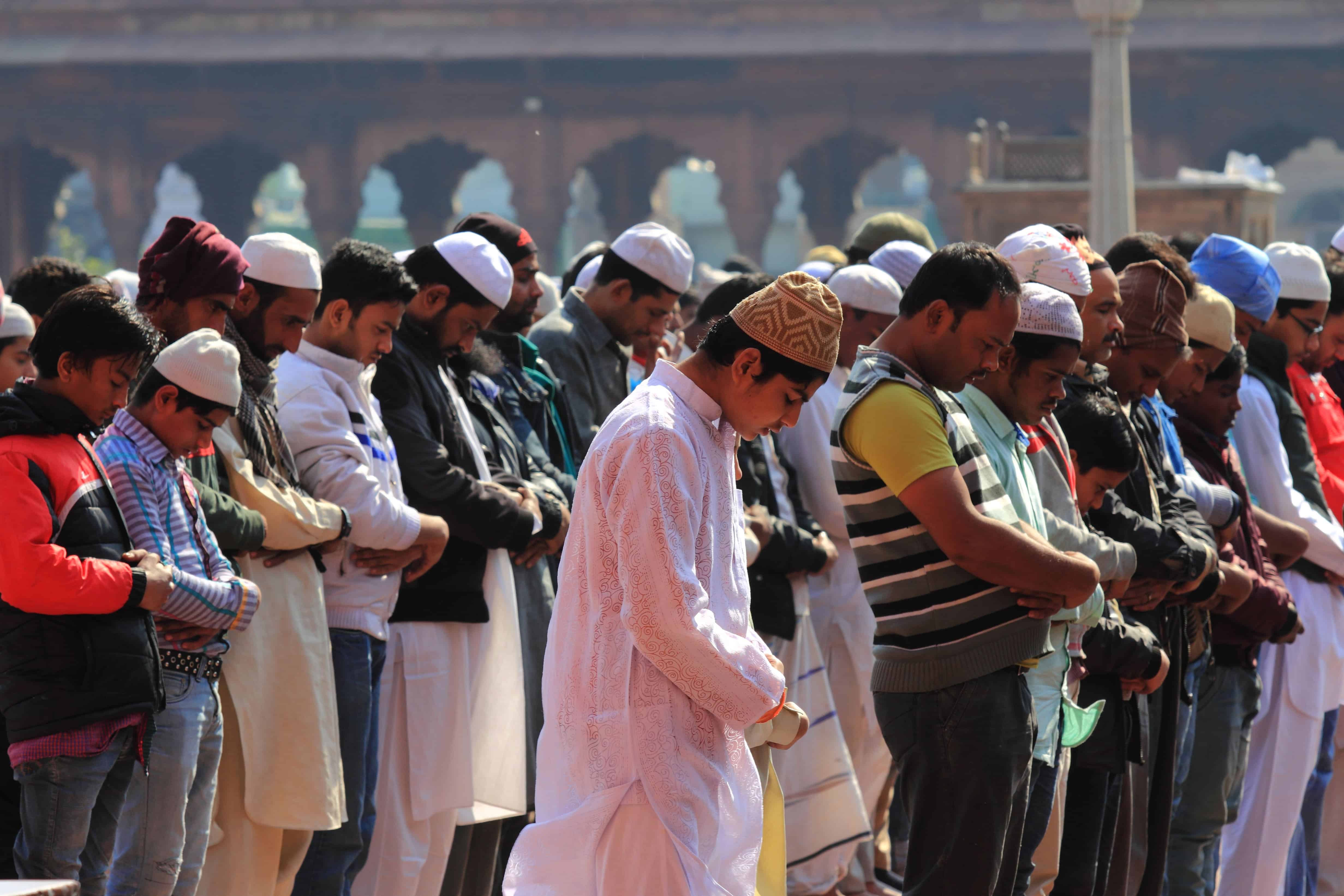 Luar Biasa! Inilah Keutamaan Sholat Idul Fitri - Umroh.com