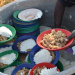 8 keutamaan memberi makan saat buka puasa