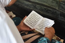 Saat Musibah Menimpa, Bacalah Qunut Nazilah Ini