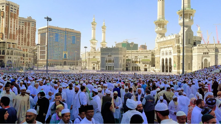 Keunikan Berbuka Puasa di Tanah Suci Kala Umroh di Bulan Ramadhan
