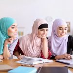 gaya hijab simple untuk buka puasa bersama