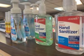 Bagaimana Hukum Memakai Handsanitizer saat Sholat? Hukum Memakai Handsanitizer Saat Sholat